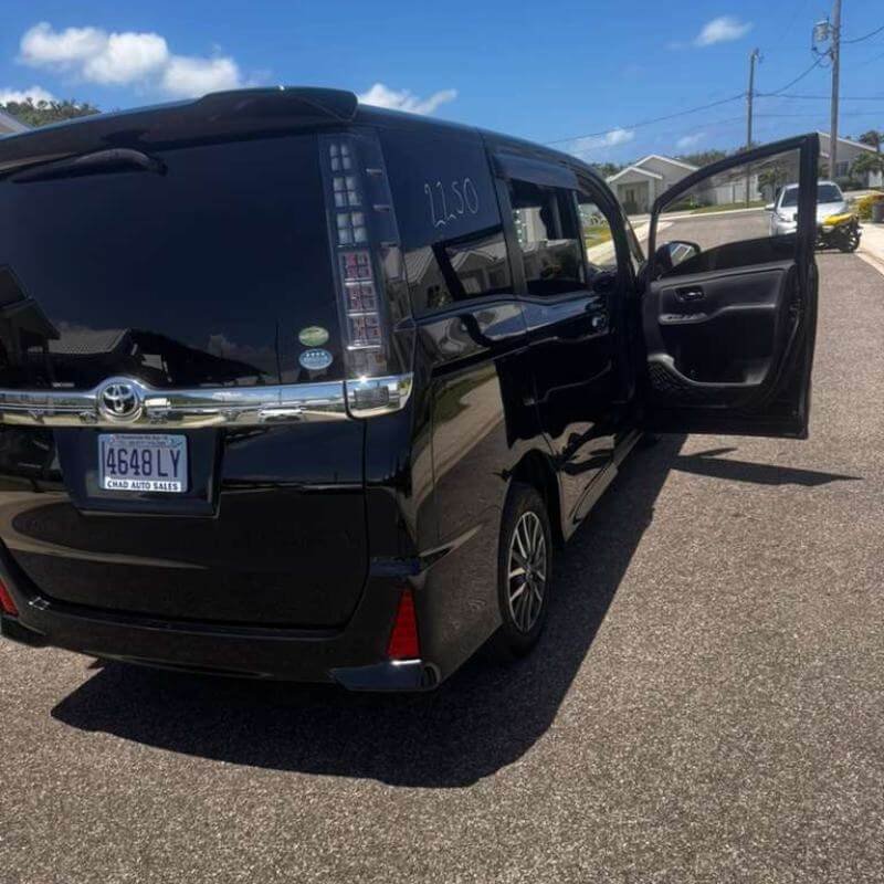 Toyota Voxy 2017 Website Product Image (4)