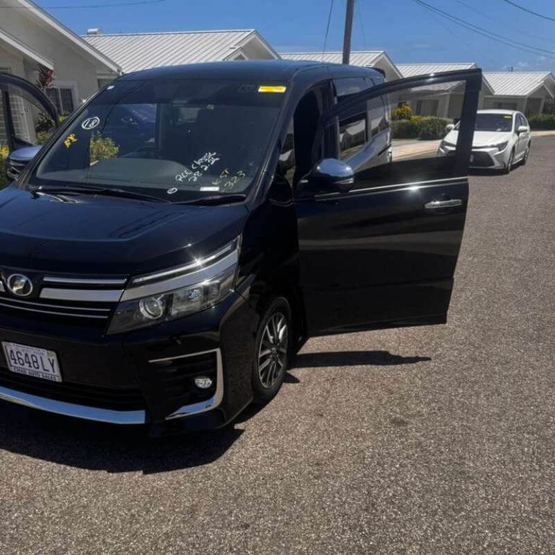 Toyota Voxy 2017 Website Product Image