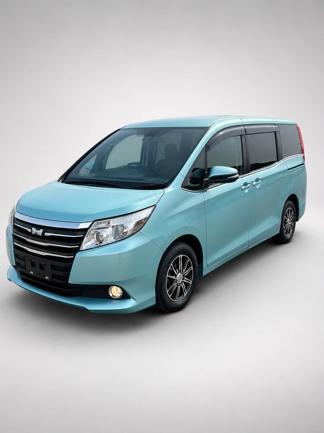2016 toyota Noah 0
